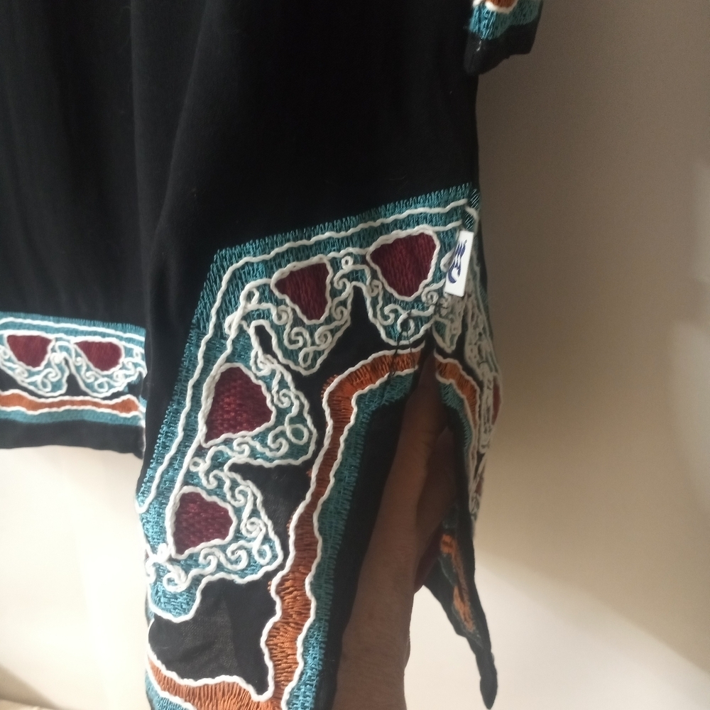Chic Black Embroidered Tunic Top - Picture 6 of 13